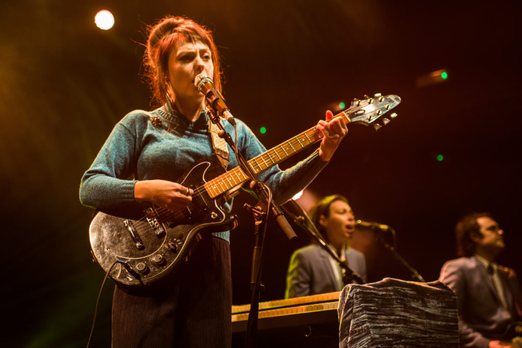 Angel Olsen’s awesome voice is her vehicle for naked emotion - live ...